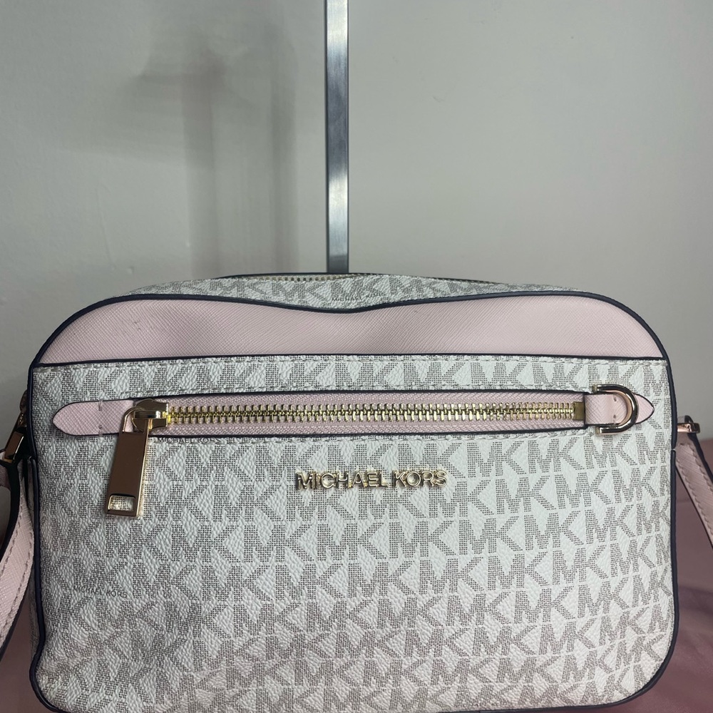 Authentic Michael Kors Purse  #049NC Jet Set Large Logo Crossbody Bag